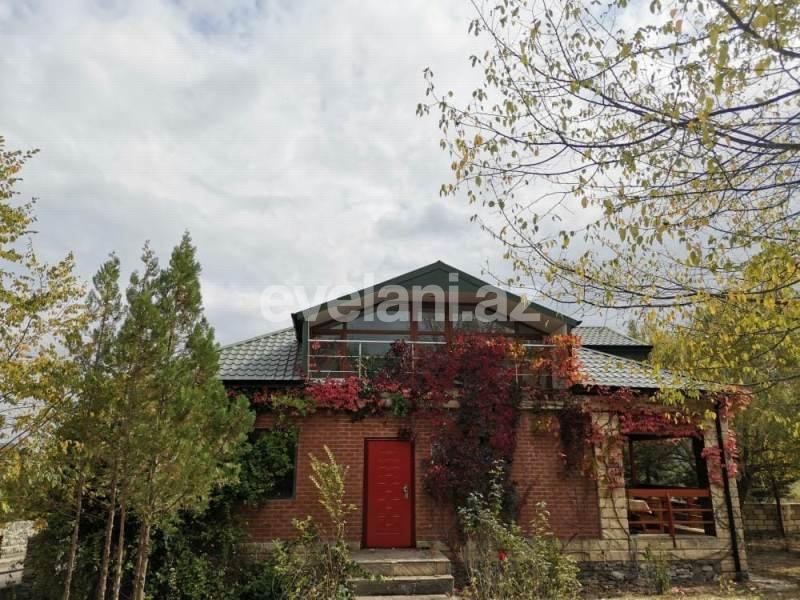 Satılır, həyət evi / bağ, 6 otaqlı, 180 m², Quba