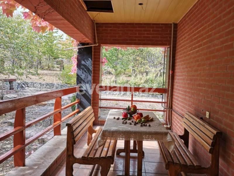 Satılır, həyət evi / bağ, 6 otaqlı, 180 m², Quba