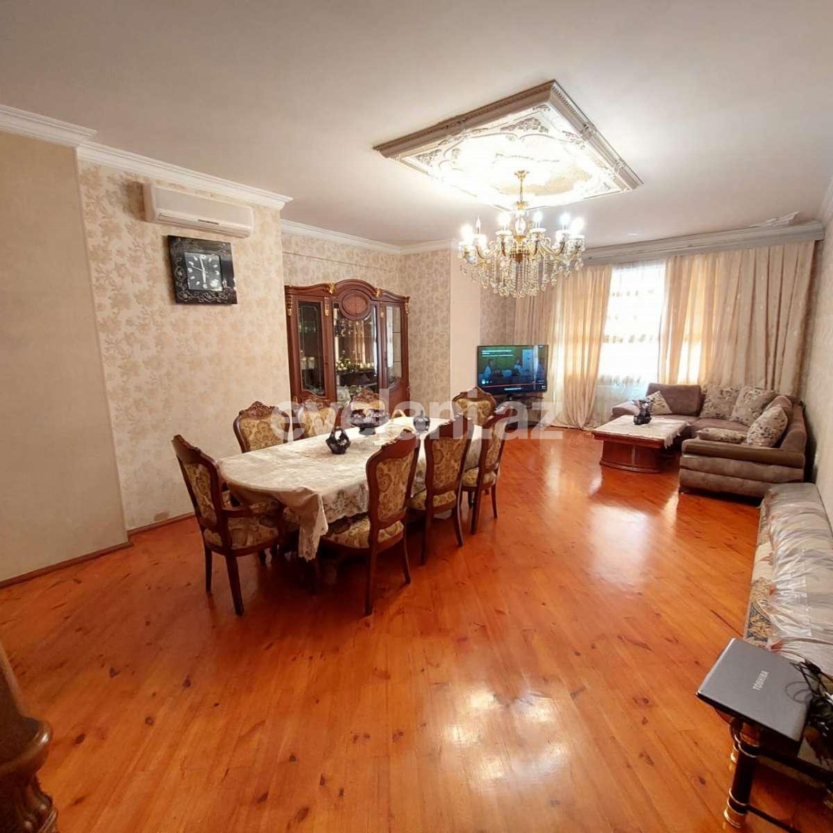 Продаётся, новостройка, 4-комнаты, 170 m², Насими m.