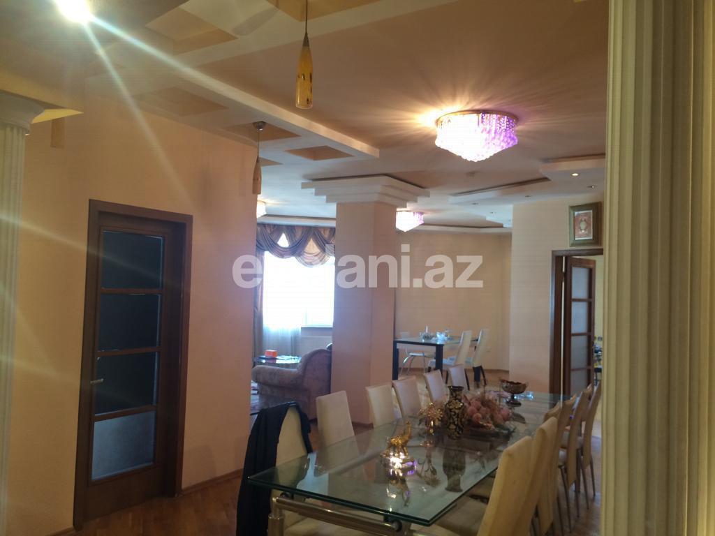 Satılır, yeni tikili, 4 otaqlı, 225 m², 28 may m.