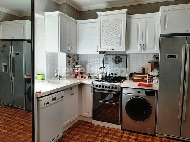 Sale, old building, 3 room, 100 m², Ganjlik m.