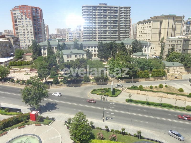 Продаётся, новостройка, 3-комнаты, 167 m², Элмляр Академиясы m.