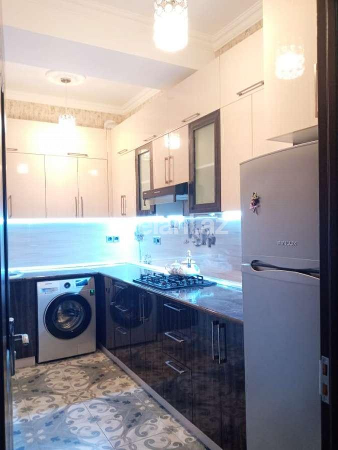 Satılır, yeni tikili, 2 otaqlı, 72 m², İnşaatçılar m.