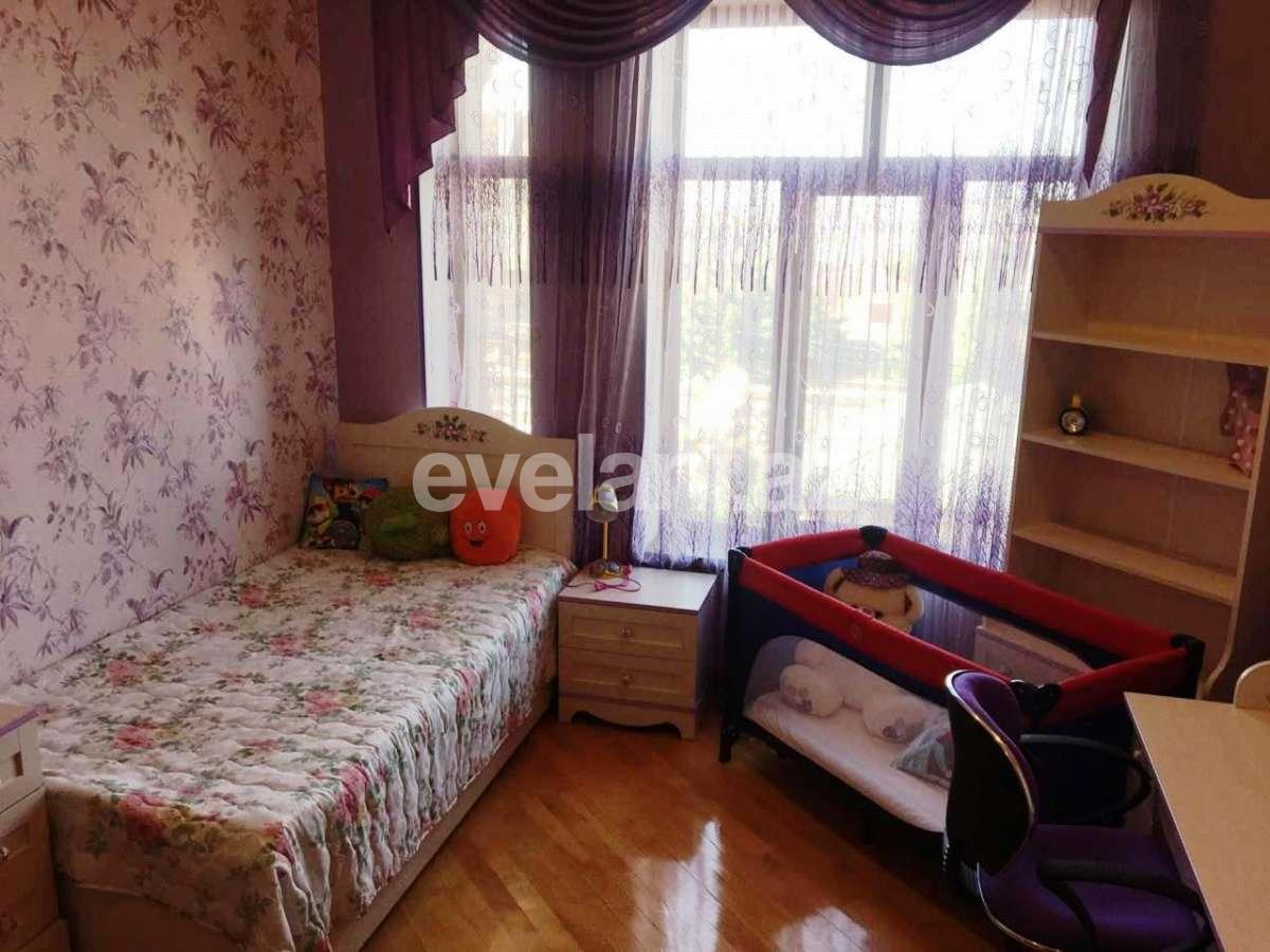 Satılır, həyət evi / bağ, 5 otaqlı, 300 m², Bakı, Səbail r, Badamdar q.