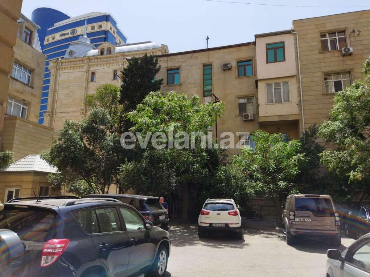 Satılır, köhnə tikili, 3 otaqlı, 120 m², Sahil m.