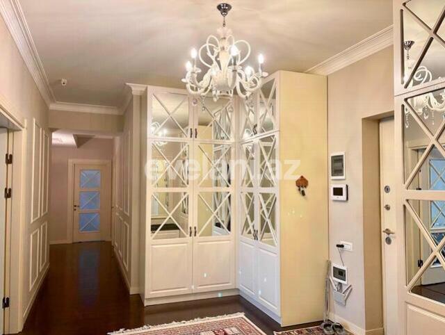 Satılır, yeni tikili, 3 otaqlı, 167 m², Elmlər Akademiyası m.