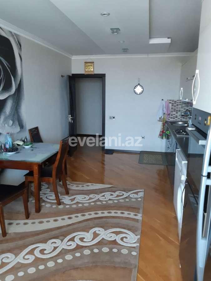 Satılır, köhnə tikili, 3 otaqlı, 72.2 m², 6-cı mikrorayon q.