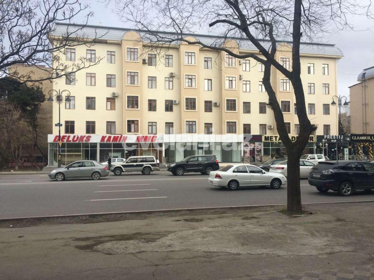 Satılır, köhnə tikili, 3 otaqlı, 72.2 m², 6-cı mikrorayon q.