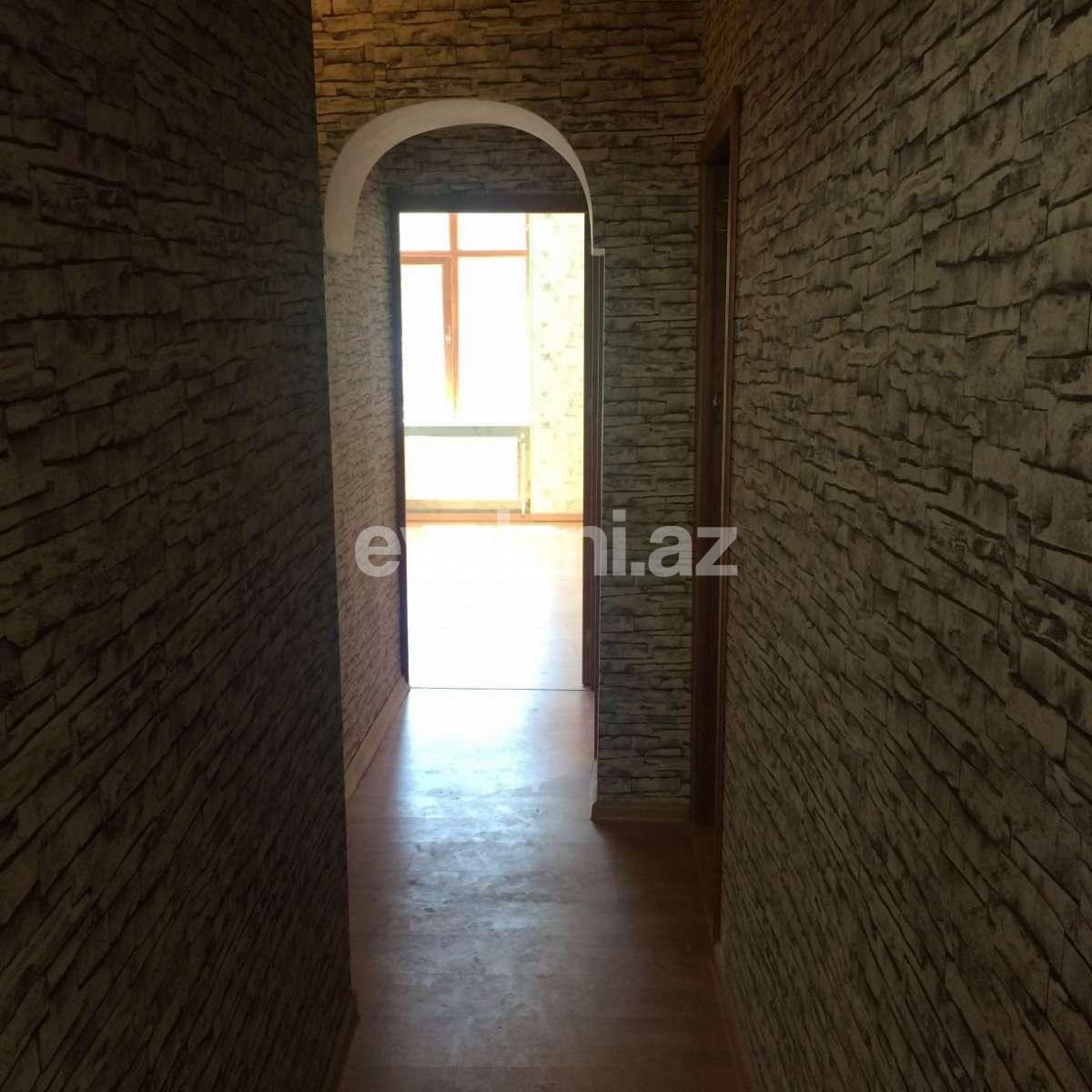 Satılır, köhnə tikili, 3 otaqlı, 72.2 m², 6-cı mikrorayon q.