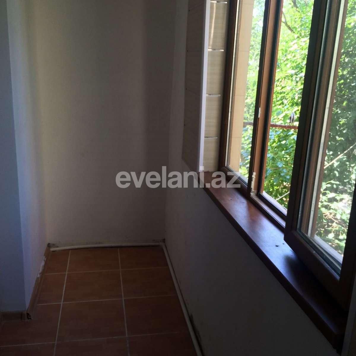 Satılır, köhnə tikili, 3 otaqlı, 72.2 m², 6-cı mikrorayon q.