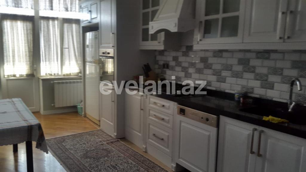 Satılır, köhnə tikili, 3 otaqlı, 160 m², Şah İsmayıl Xətai m.