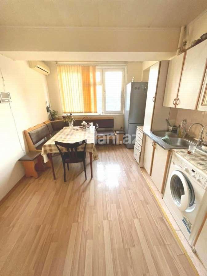 Satılır, köhnə tikili, 3 otaqlı, 100 m², Elmlər Akademiyası m.