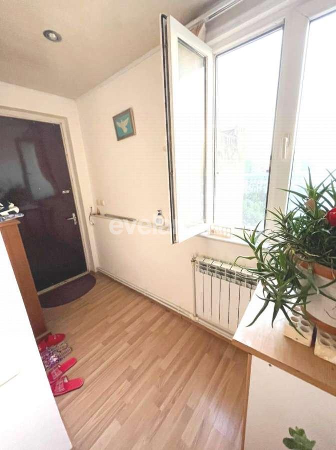 Satılır, köhnə tikili, 3 otaqlı, 100 m², Elmlər Akademiyası m.