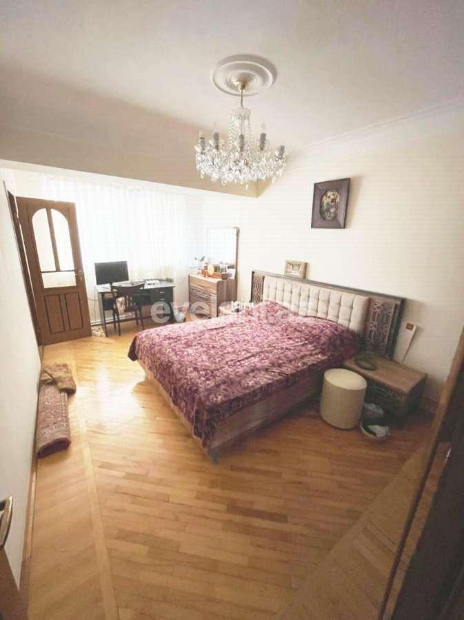 Satılır, köhnə tikili, 3 otaqlı, 100 m², Elmlər Akademiyası m.