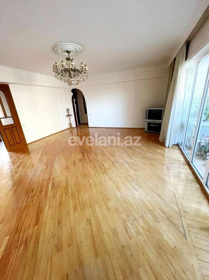 Satılır, köhnə tikili, 3 otaqlı, 100 m², Elmlər Akademiyası m.