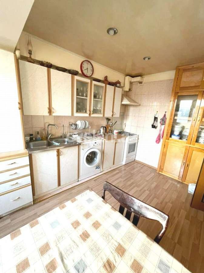 Satılır, köhnə tikili, 3 otaqlı, 100 m², Elmlər Akademiyası m.