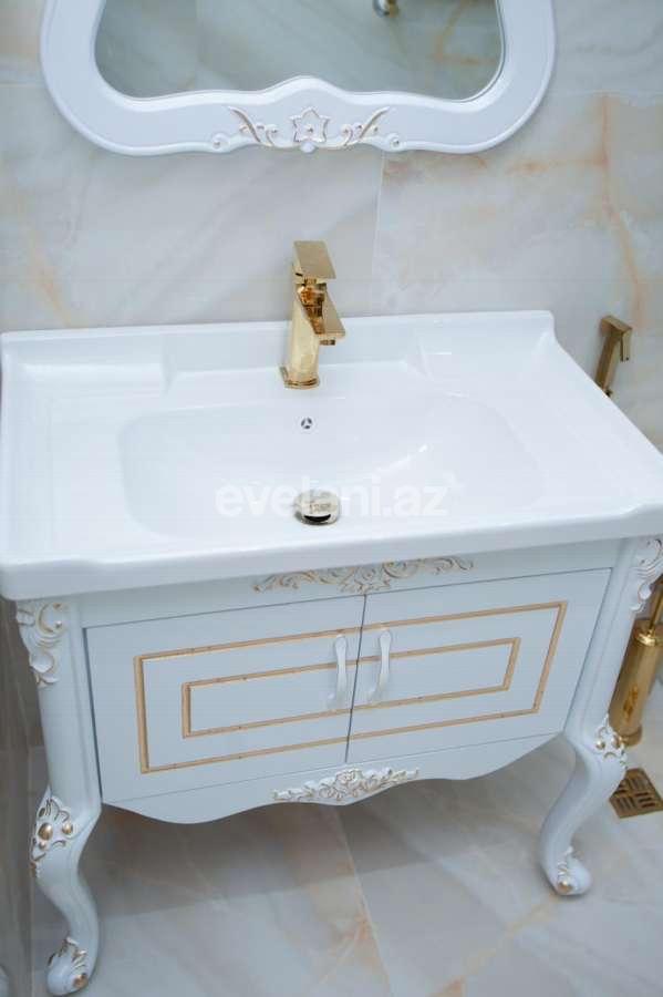 Satılır, yeni tikili, 2 otaqlı, 71 m², İnşaatçılar m.