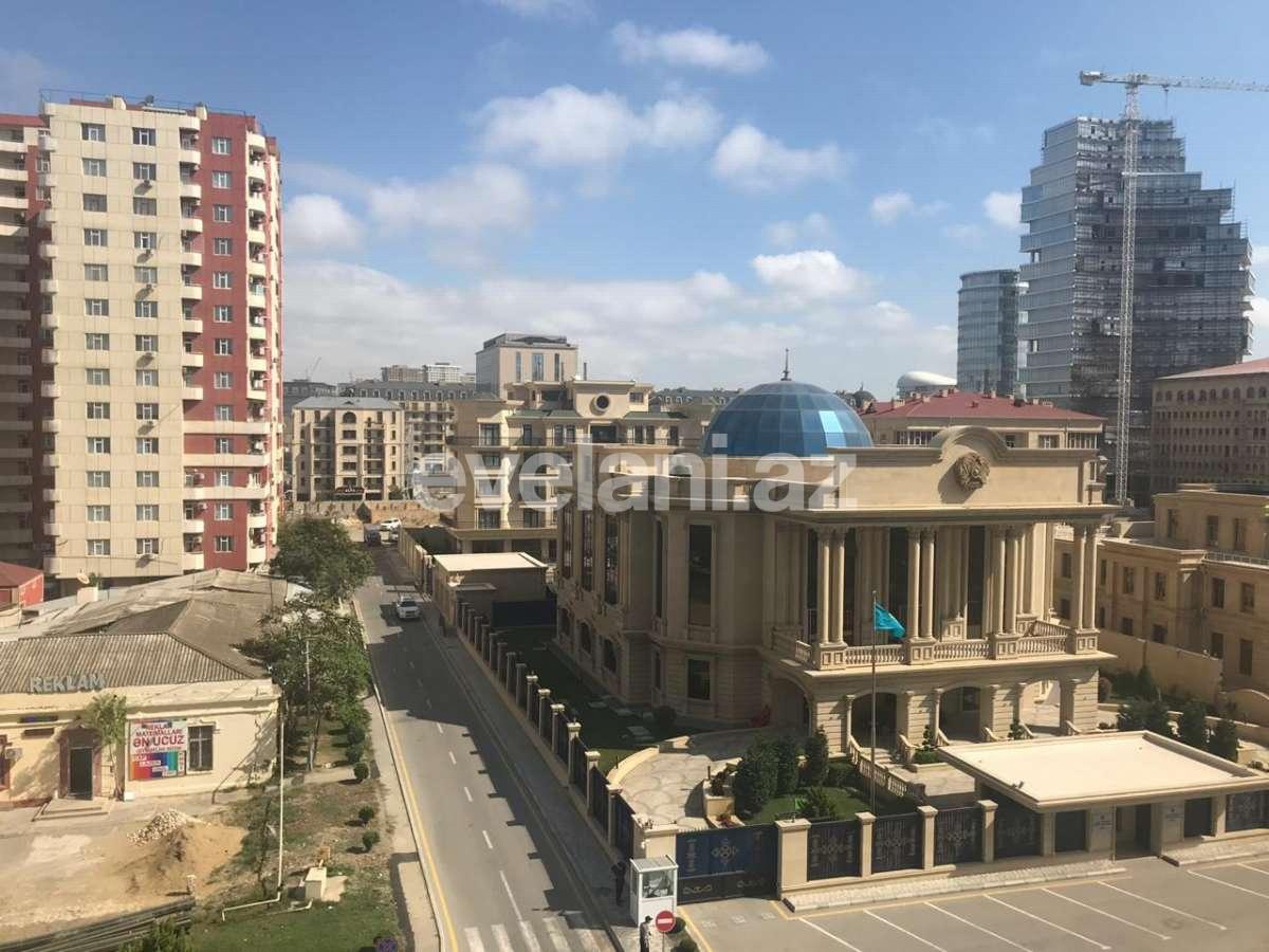 Kirayə verilir, yeni tikili, 3 otaqlı, 150 m², Bakı, Xətai r.