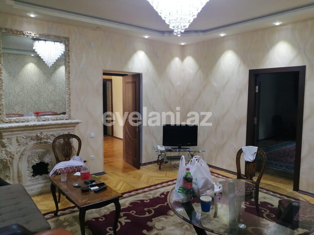 Sale, old building, 4 room, 120 m², Sahil m.