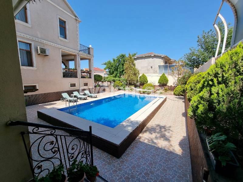 Kirayə verilir, həyət evi / bağ, 7 otaqlı, 500 m², Pirşağı q.