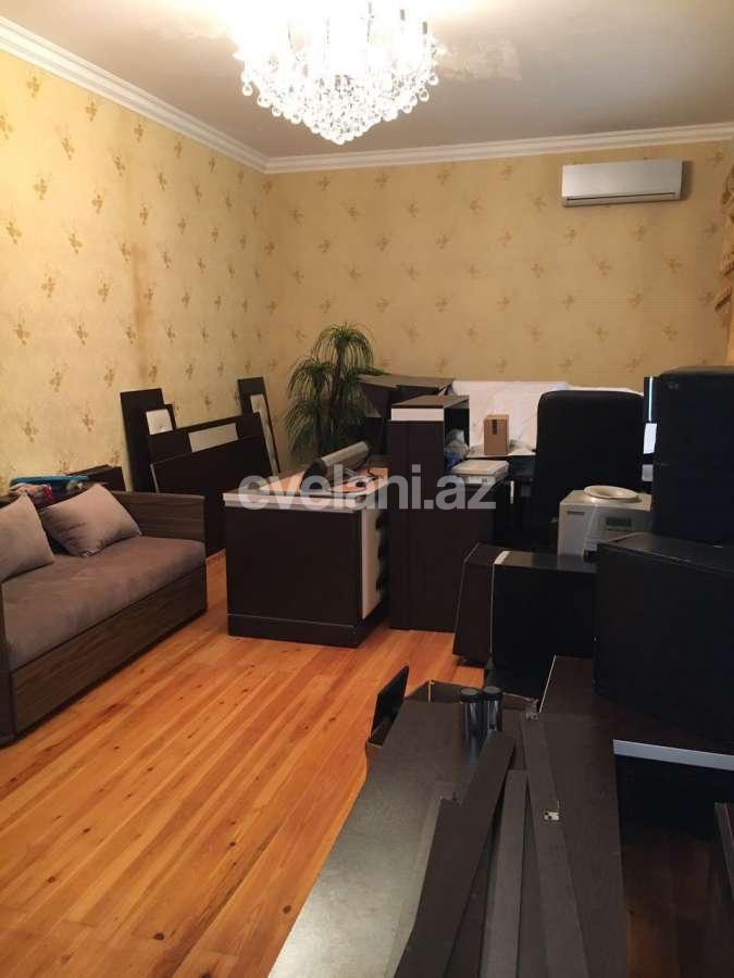 Продаётся, дом / дача, 8-комнаты, 200 m², 20 январь m.