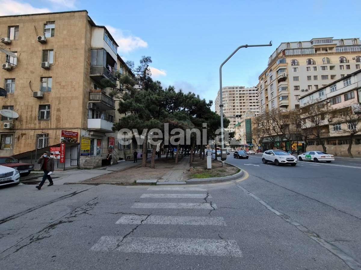 Продаётся, вторичка, 3-комнаты, 55 m², Элмляр Академиясы m.