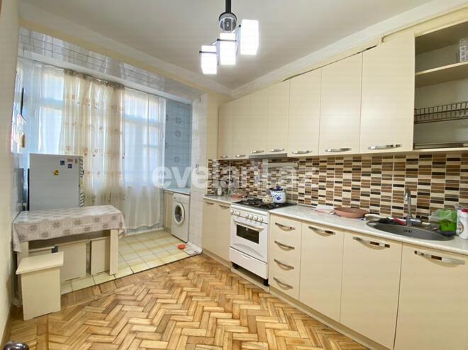 Продаётся, вторичка, 3-комнаты, 90 m², Элмляр Академиясы m.