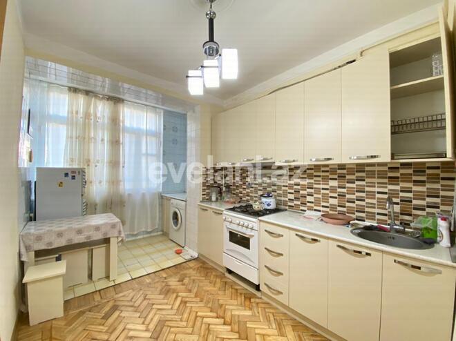 Продаётся, вторичка, 3-комнаты, 90 m², Элмляр Академиясы m.