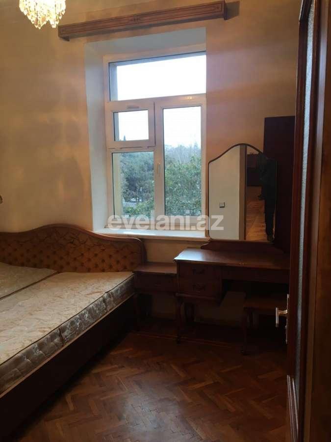 Sale, old building, 4 room, 100 m², Baku, Sabail r, Icheri Sheher m.