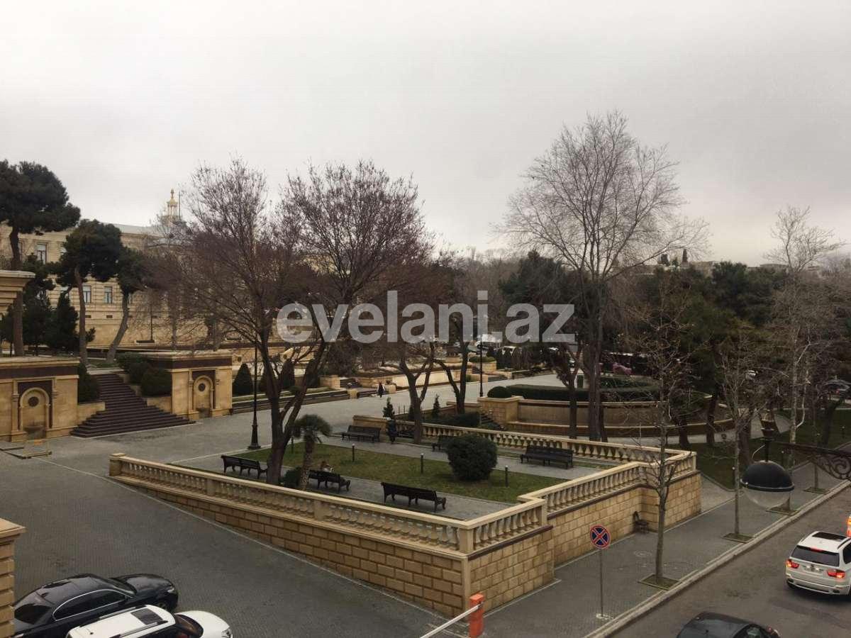 Sale, old building, 4 room, 100 m², Baku, Sabail r, Icheri Sheher m.