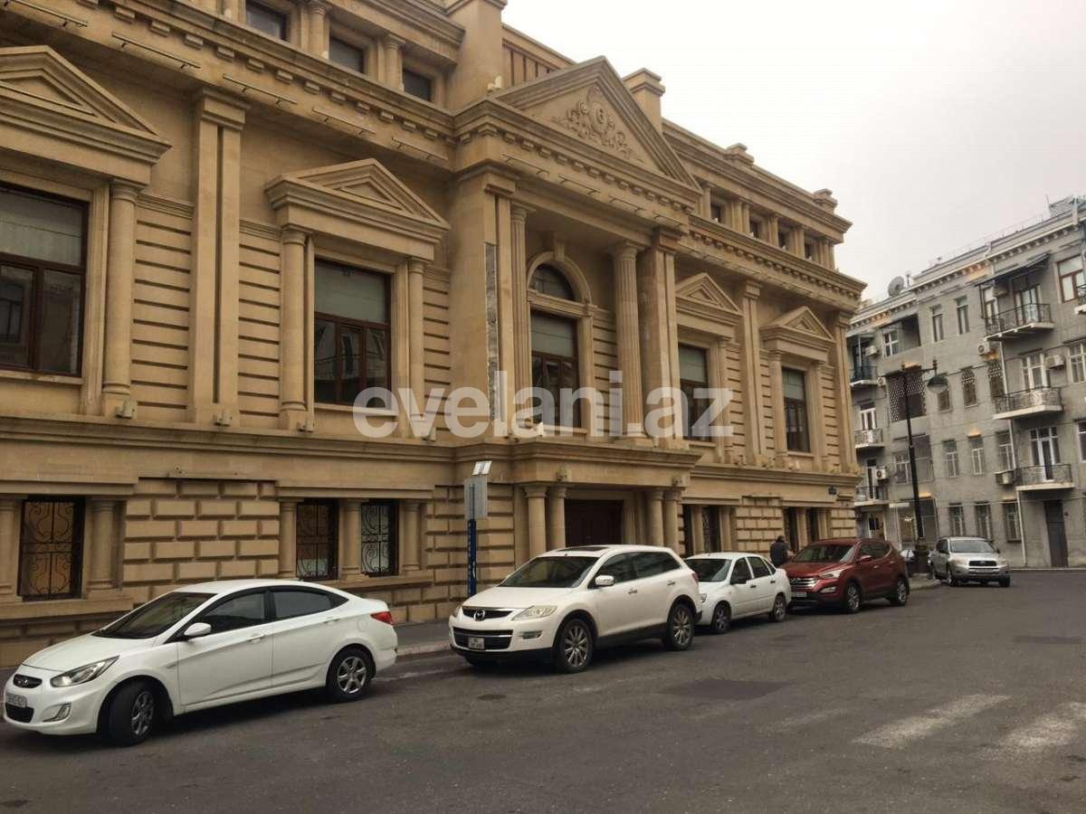 Sale, old building, 4 room, 100 m², Baku, Sabail r, Icheri Sheher m.