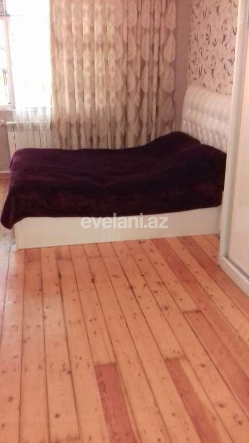 Satılır, köhnə tikili, 3 otaqlı, 70 m², Bakı, Binəqədi r, 7-ci mikrorayon q, Azadlıq prospekti m.