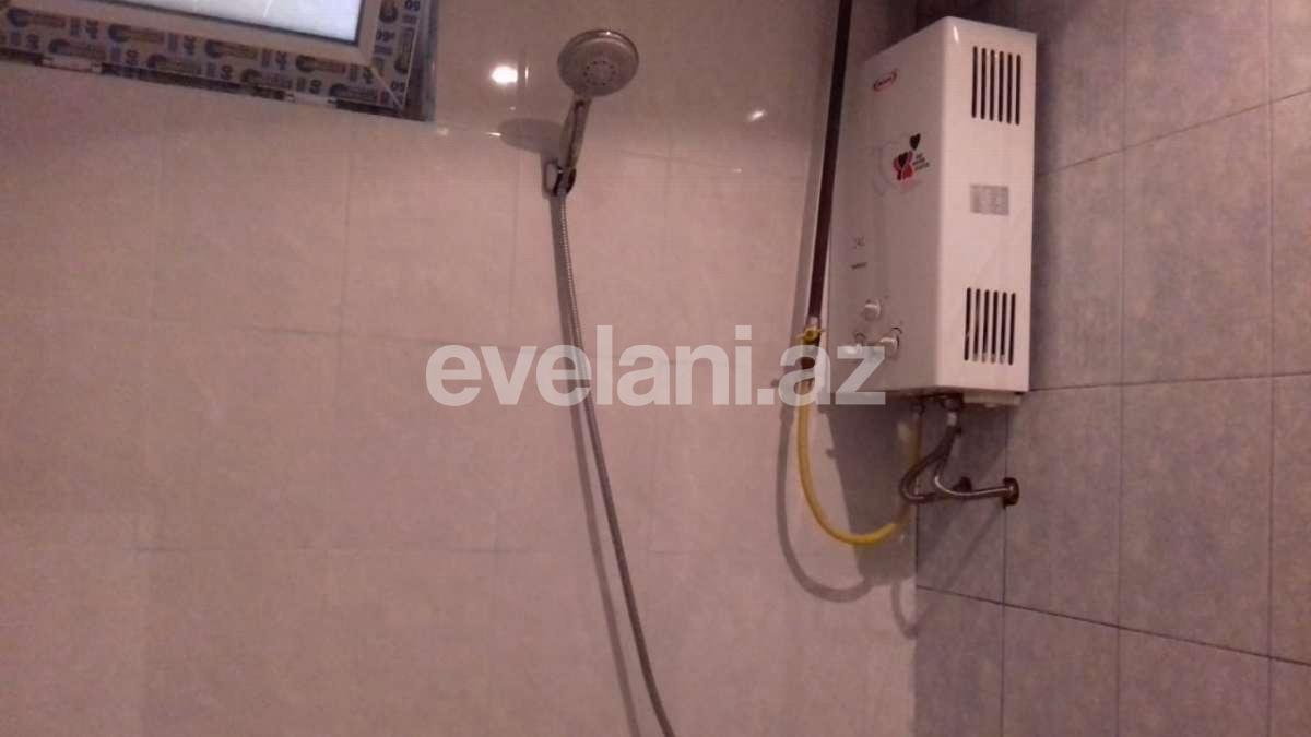 Satılır, köhnə tikili, 3 otaqlı, 70 m², Bakı, Binəqədi r, 7-ci mikrorayon q, Azadlıq prospekti m.