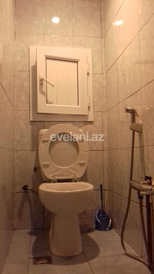 Satılır, köhnə tikili, 3 otaqlı, 70 m², Bakı, Binəqədi r, 7-ci mikrorayon q, Azadlıq prospekti m.