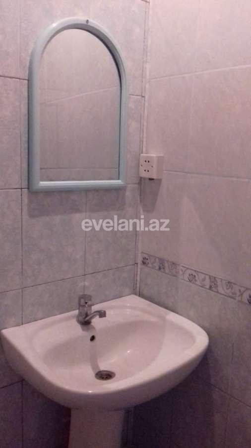 Satılır, köhnə tikili, 3 otaqlı, 70 m², Bakı, Binəqədi r, 7-ci mikrorayon q, Azadlıq prospekti m.