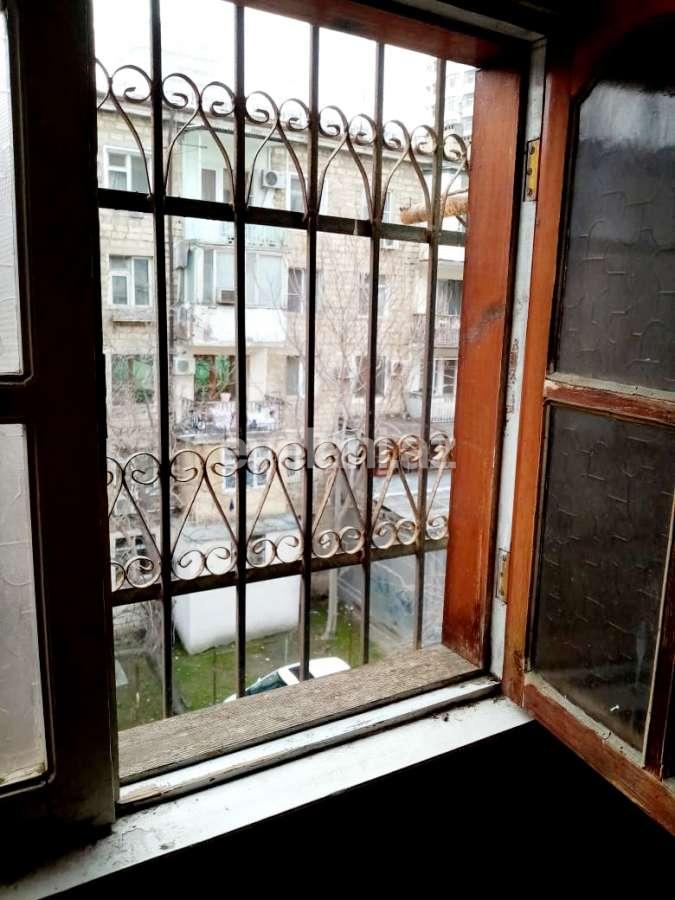 Sale, old building, 3 room, 80 m², Baku, Yasamal r, Yasamal d, Elmlar Akademiyası m.