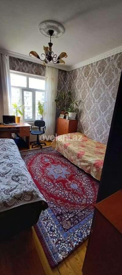 Sale, old building, 3 room, 80 m², Elmlar Akademiyası m.
