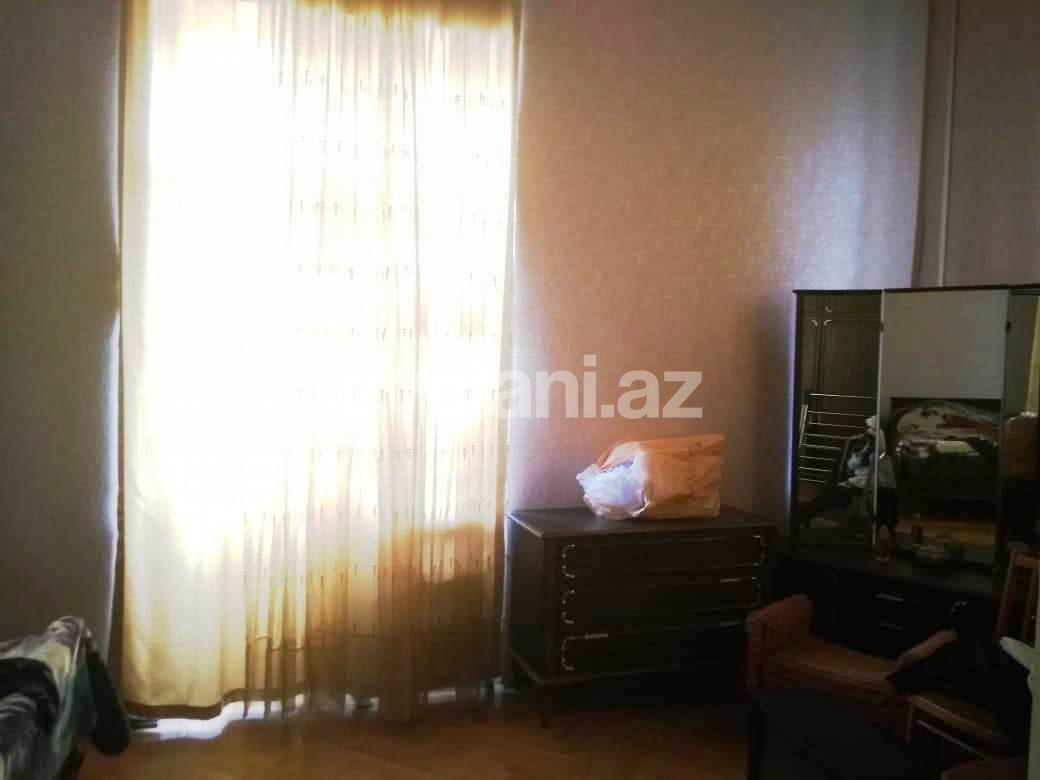 Sale, old building, 3 room, 80 m², Elmlar Akademiyası m.