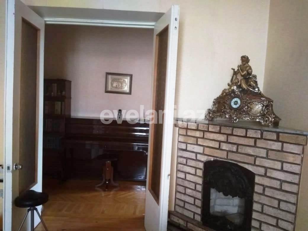 Sale, old building, 3 room, 80 m², Elmlar Akademiyası m.