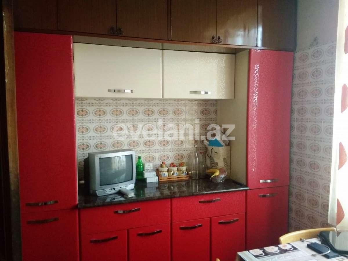 Sale, old building, 3 room, 80 m², Elmlar Akademiyası m.