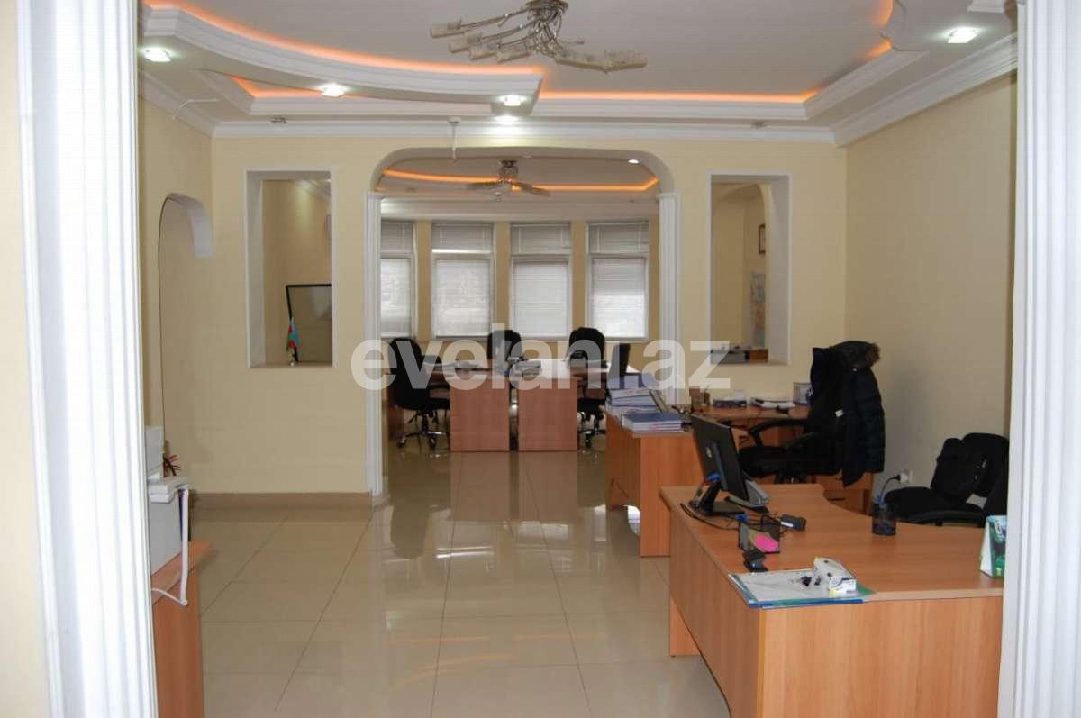 Kirayə verilir, ofis, 3 otaqlı, 140 m², Nizami m.