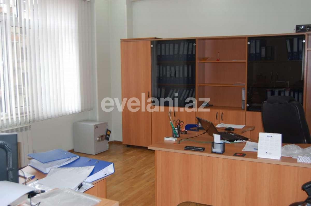 Kirayə verilir, ofis, 3 otaqlı, 140 m², Nizami m.