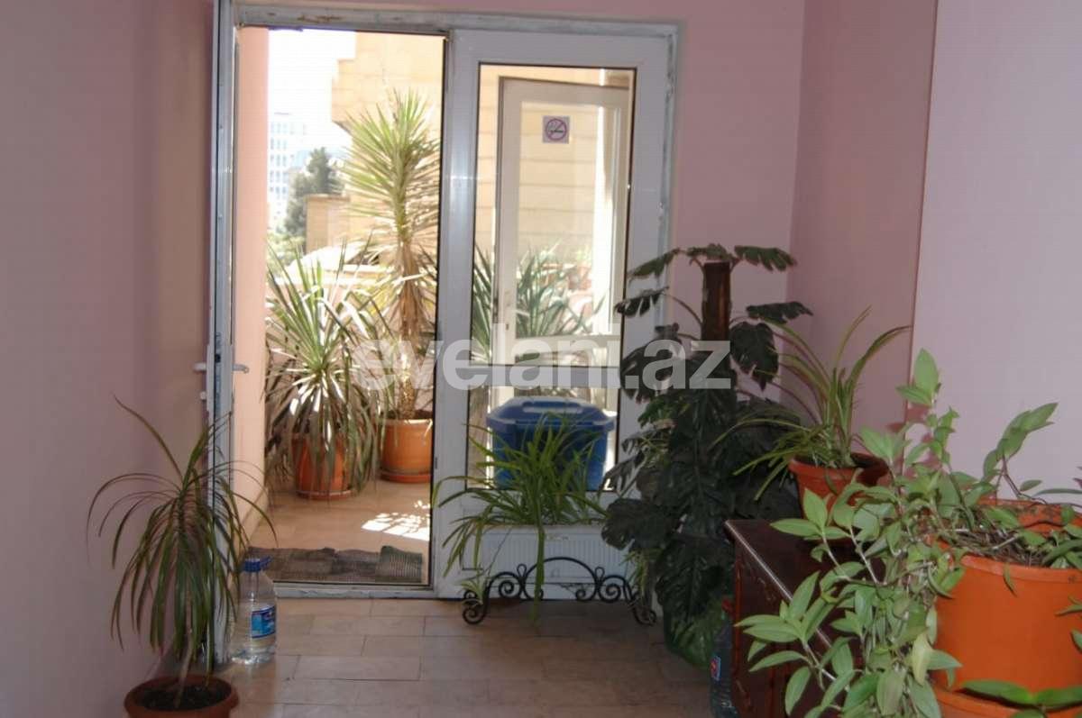 Kirayə verilir, ofis, 3 otaqlı, 140 m², Nizami m.