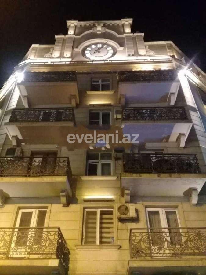 Rent, old building, 3 room, 90 m², Shah Ismail Khatai m.