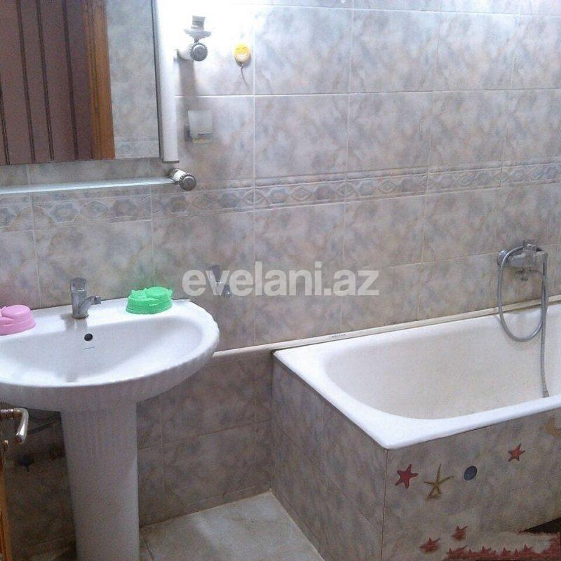 Rent, old building, 3 room, 90 m², Shah Ismail Khatai m.