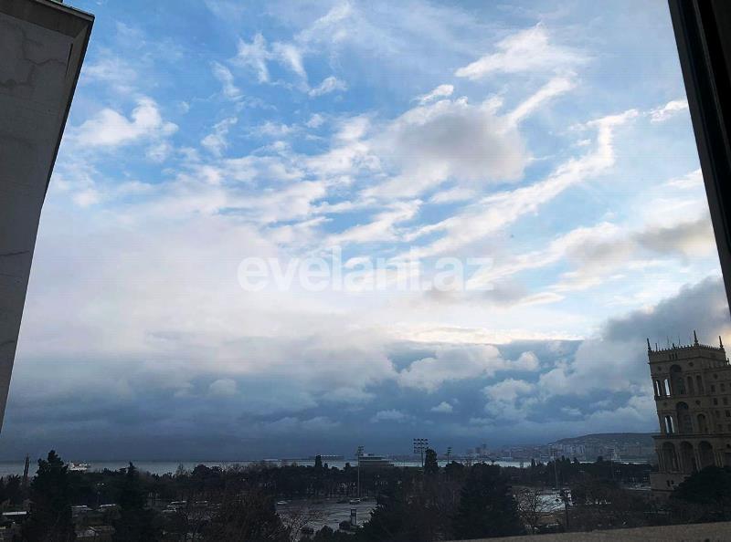 Satılır, köhnə tikili, 3 otaqlı, 65 m², 28 may m.