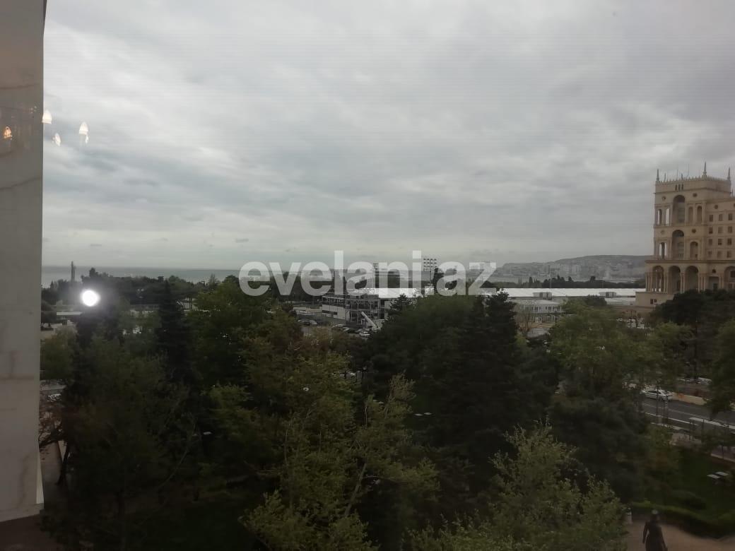 Satılır, köhnə tikili, 3 otaqlı, 65 m², 28 may m.