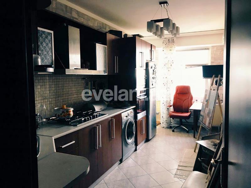 Satılır, köhnə tikili, 3 otaqlı, 65 m², 28 may m.