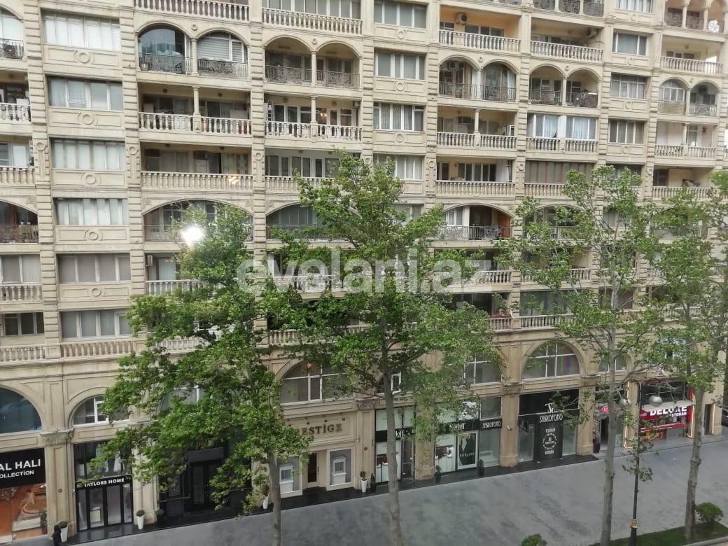 Satılır, köhnə tikili, 3 otaqlı, 65 m², 28 may m.