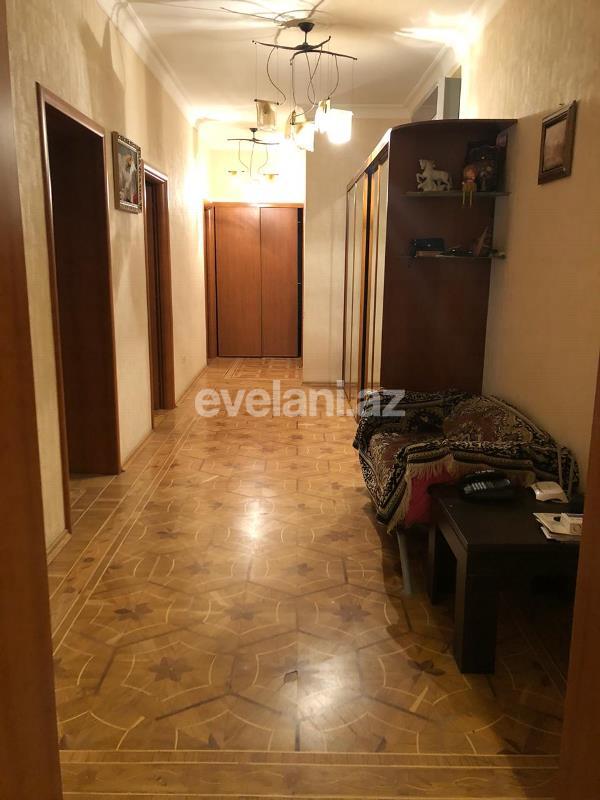 Satılır, köhnə tikili, 4 otaqlı, 150 m², Elmlər Akademiyası m.